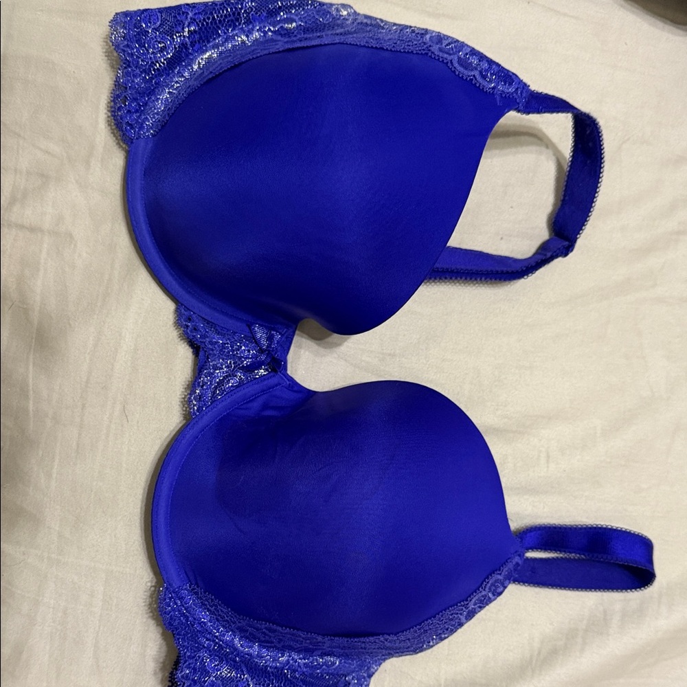 Victoria's Secret Vibrant Blue Lace Bra